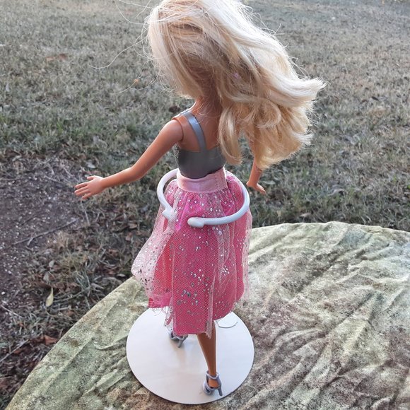 Barbie Modern Princess doll - Picture 2 of 3